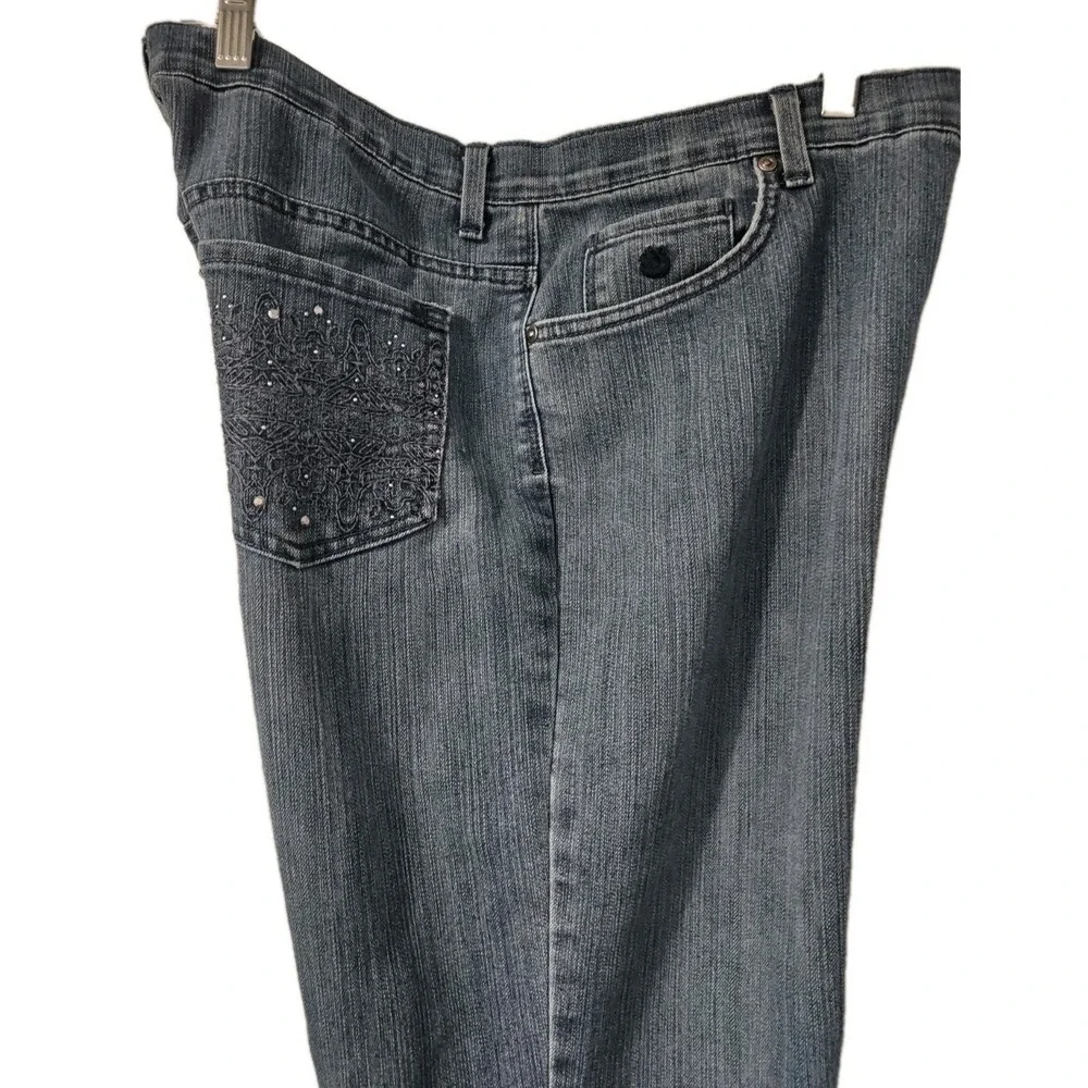 Gloria Vanderbilt Jeans Woman's  Adult‎ Size 14P Embroidered Pockets Logo  Denim